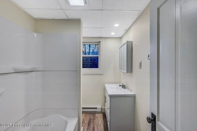 Building Photo - 144-144 Market St