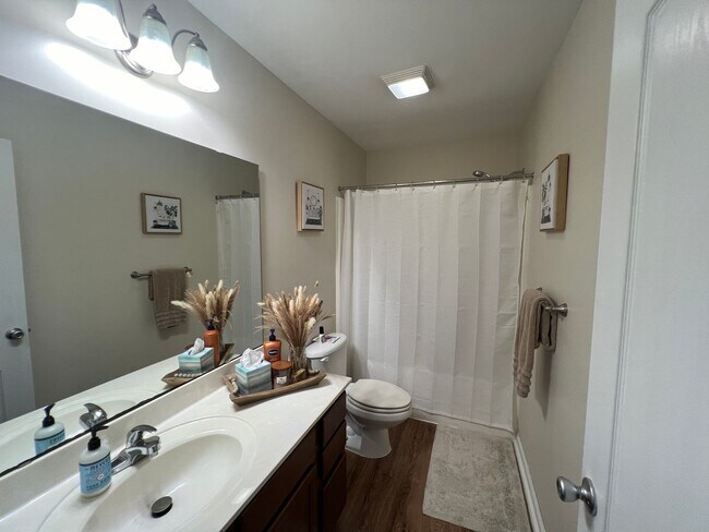 Building Photo - 102 Gobblers Way