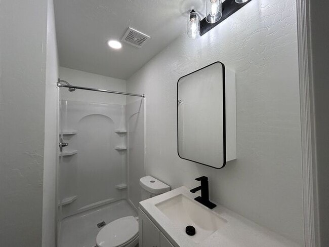 Building Photo - 1254 W Manhatton Dr