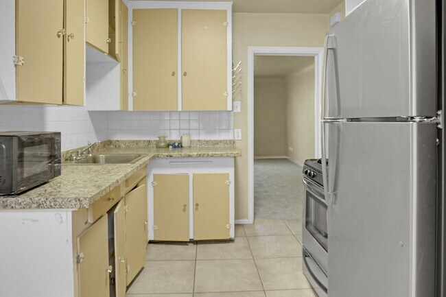 Building Photo - $2,595.00 - 3 Beds, 2 Bath, Duplex in Denv...