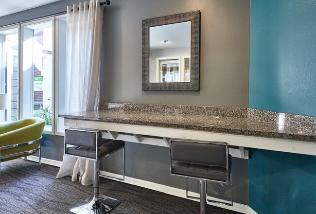 Building Photo - South Pointe