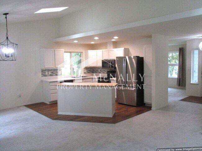 Building Photo - Spacious 3-Bedroom Home with Bonus Room and Peek-a-Boo Views