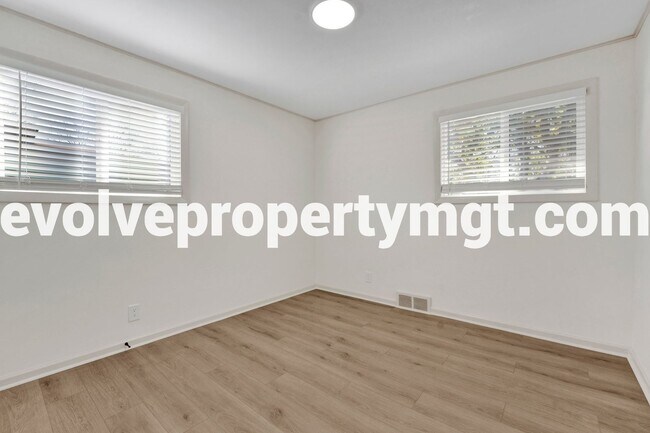 Building Photo - 1260 Cherrydale Cove