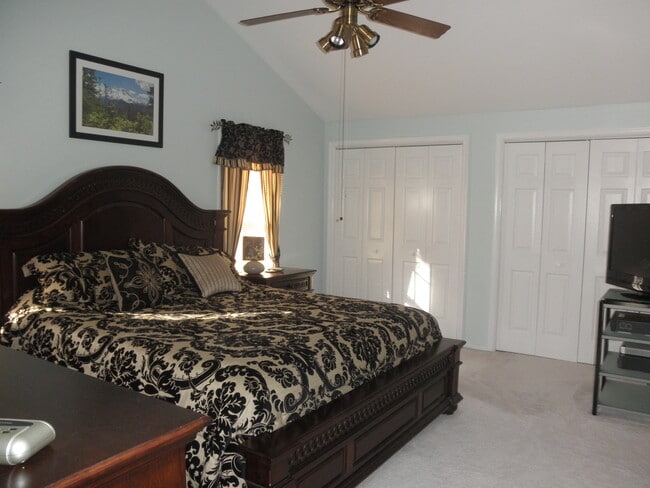 Building Photo - 1556 Stoney Creek Dr