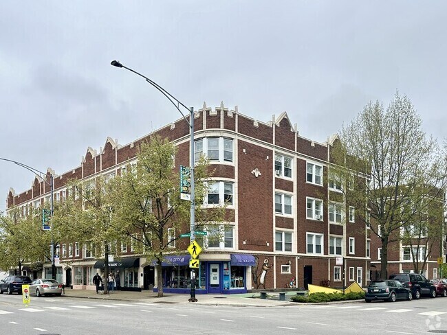 Building Photo - 1946 W Montrose Ave