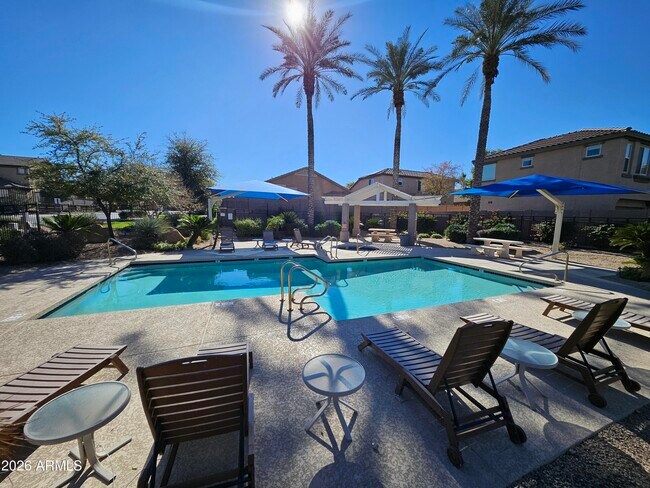 Building Photo - 3841 E Minton St