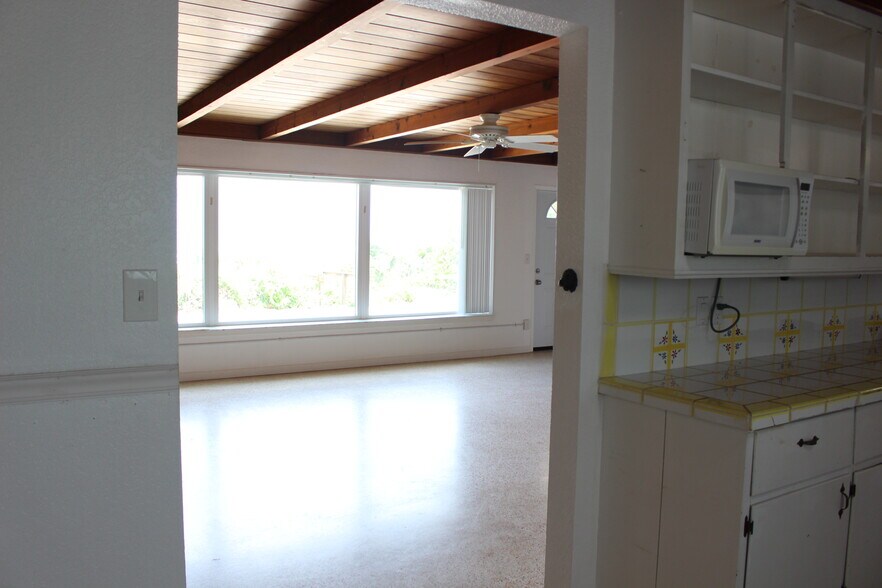 Building Photo - 1215 N Atlantic Ave