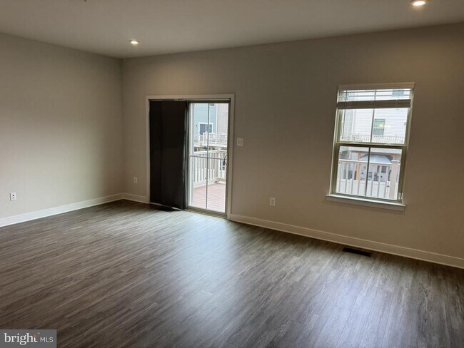 Building Photo - 10323 Quillback St