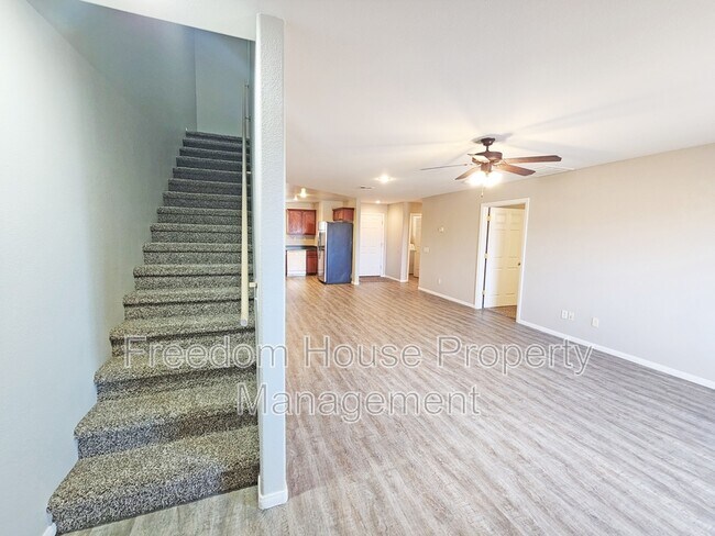 Building Photo - 200 S Mount Charleston Dr E