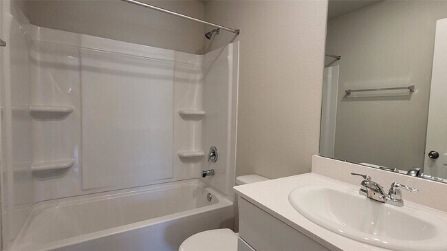 Building Photo - 526 Dalloway St