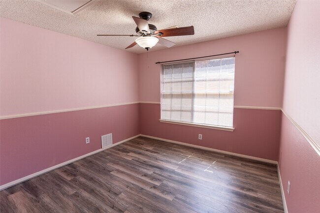 Building Photo - 4007 Spring Forest Dr