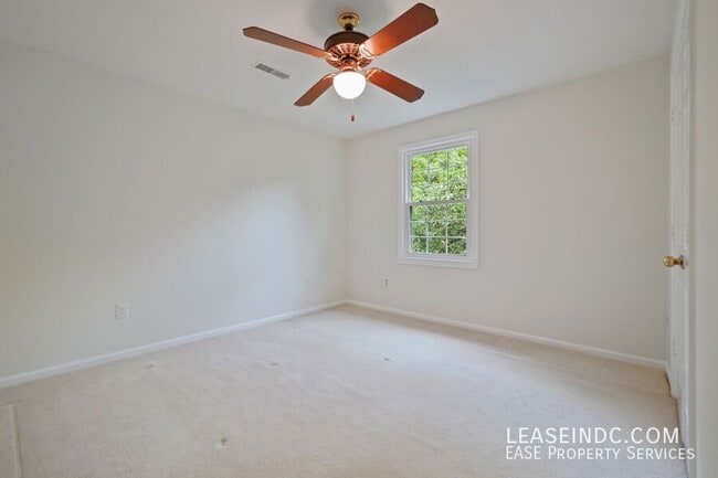 Building Photo - 3204 Ellicott St NW