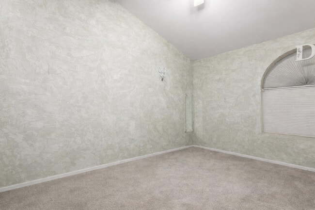 Building Photo - 500 N Roosevelt Ave