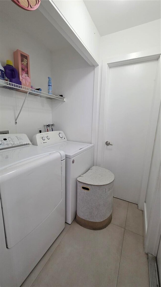 Building Photo - 15856 SW 112th Terrace