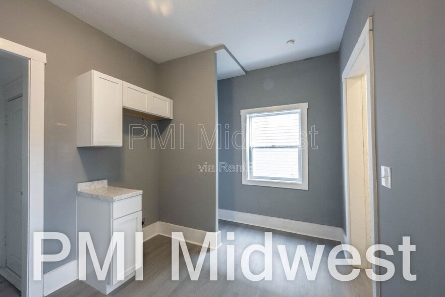 Building Photo - 22 N Euclid Ave