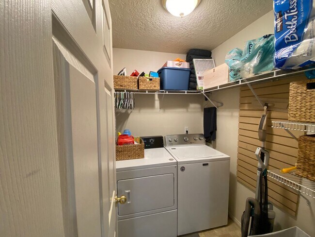 Building Photo - M520CC