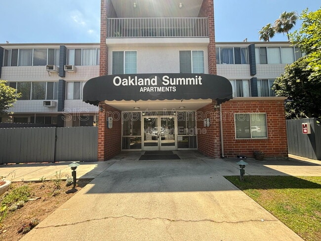 Building Photo - 650 N Oakland Ave