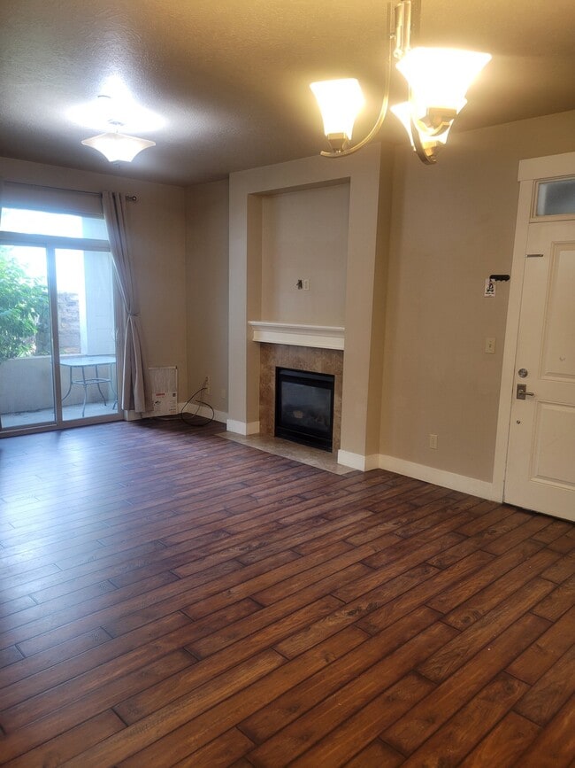Building Photo - 1031 500 E