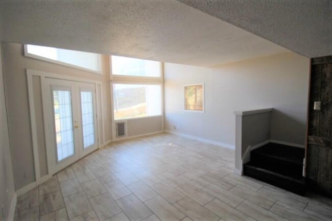 Building Photo - 805 Paisley Dr