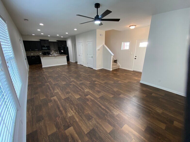 Building Photo - 6405 Autumn Valley Trce