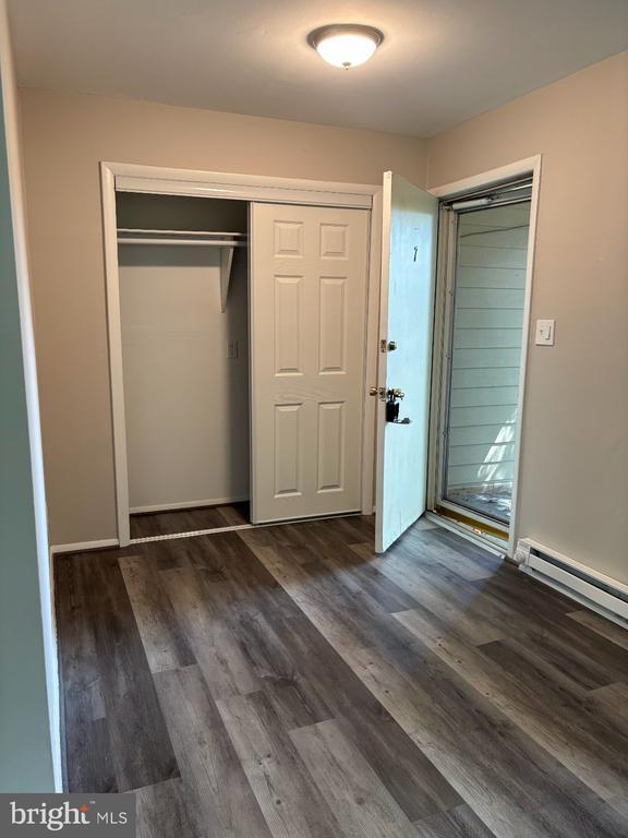 Building Photo - 147 S Main St