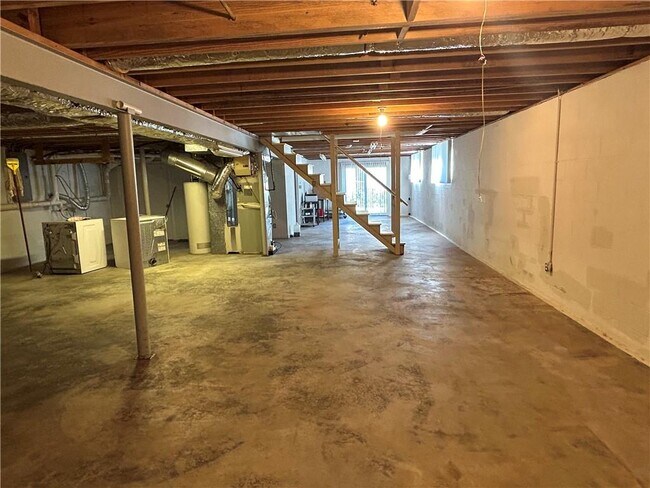 Building Photo - 1811 Trophy Dr