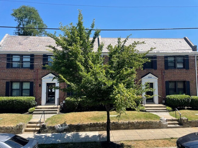 Building Photo - 2514 N St SE