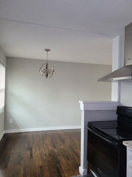 Building Photo - 4981 Crowe Dr SE