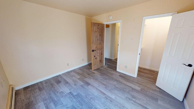 Building Photo - 948 Los Lovatos Rd