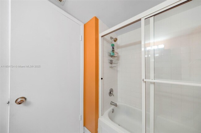 Building Photo - 18081 Biscayne Blvd