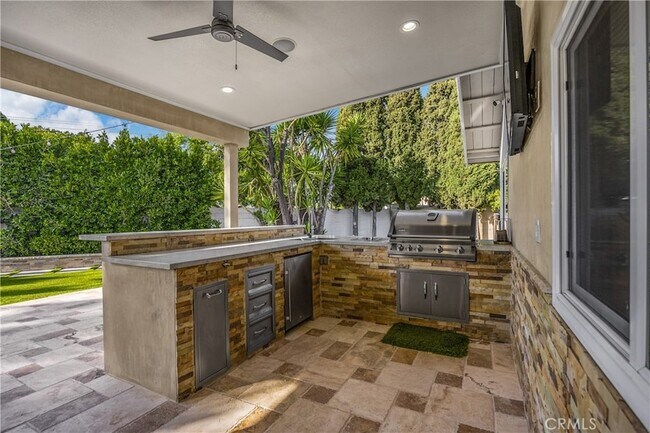 Building Photo - 1320 N Van Gogh Cir