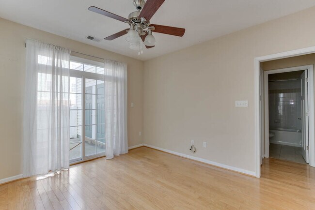 Building Photo - 4138 Seafarer Ave