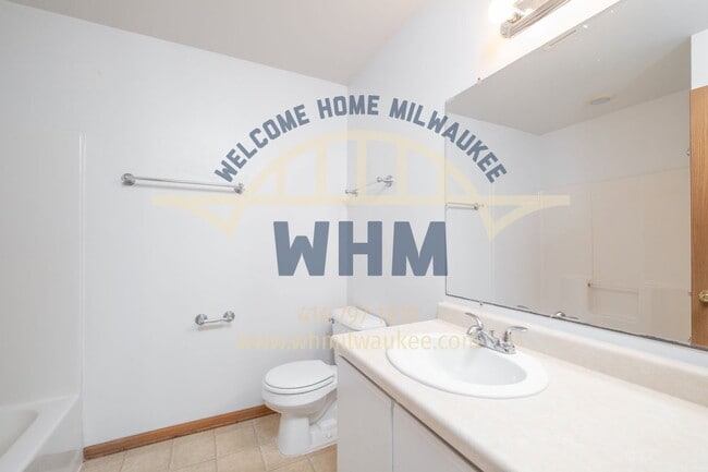 Building Photo - 18910 Hi View Dr