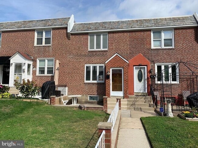 Building Photo - 1345 N 76th St
