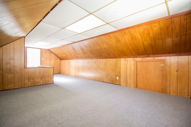 Building Photo - 2859 Boxwood Rd
