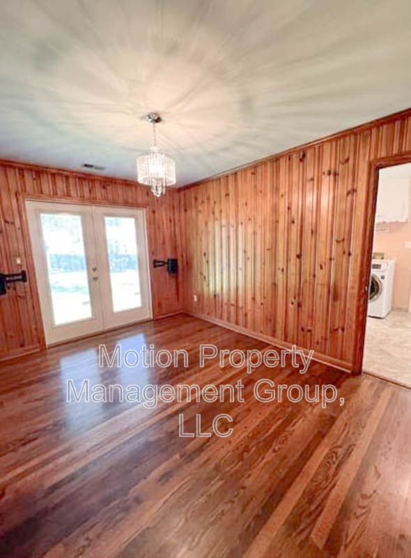 Building Photo - 2189 Clearwater Dr SE