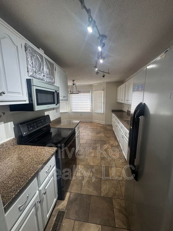 Building Photo - 1339 English Ln