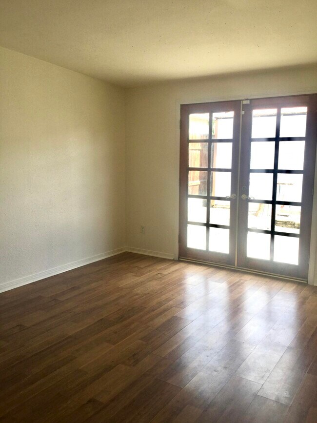 Building Photo - 52162 Avenida Velasco