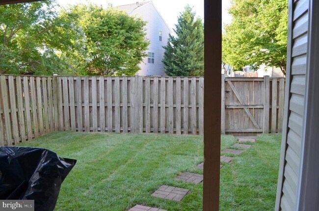 Building Photo - 43090 Sherbrooke Terrace