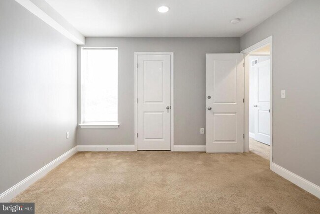 Building Photo - 1940 N Gratz St