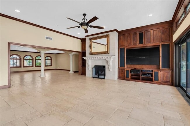 Building Photo - 5810 Bahama Shores Dr S