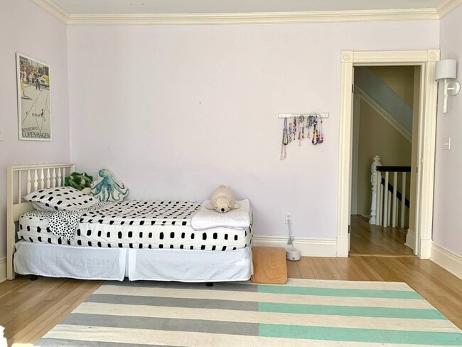 Building Photo - 81 Hampton St