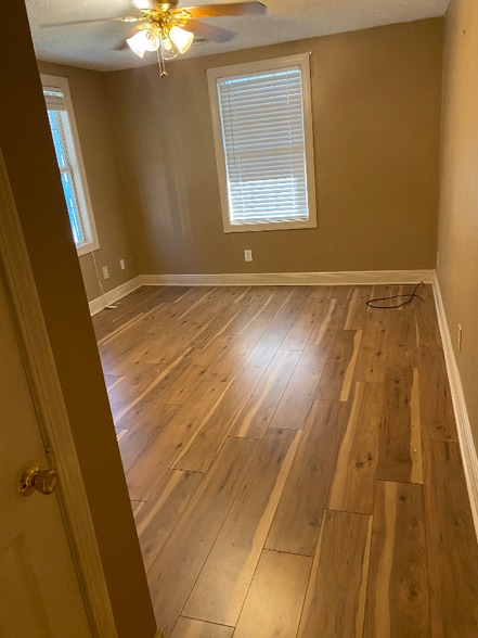 Building Photo - 6216 Mandeville St