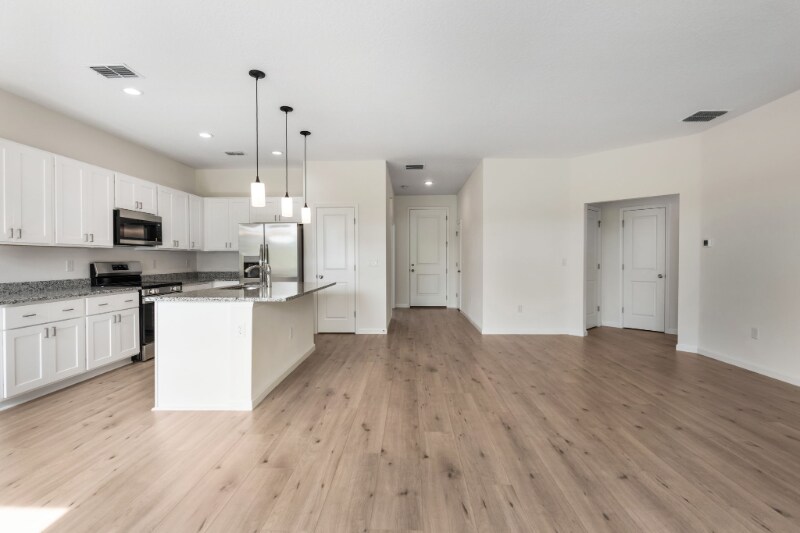 Building Photo - 3747 Watercliff Cir