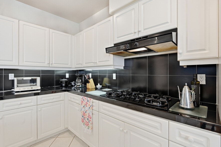 Building Photo - 8010 Gilman Ct