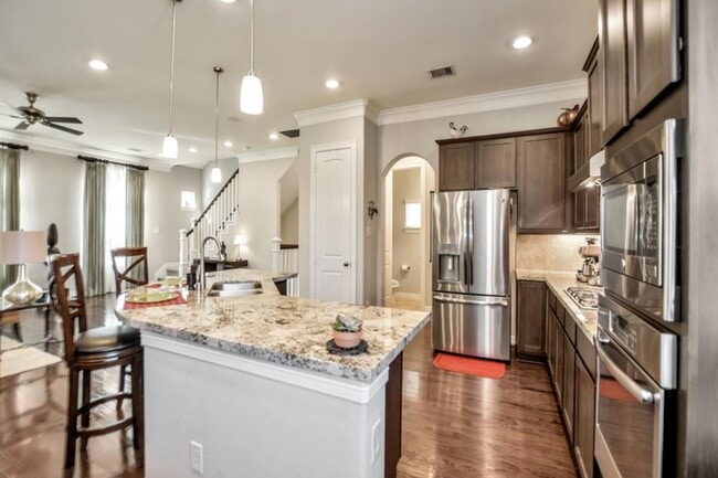 Building Photo - 12265 Oxford Cres Cir