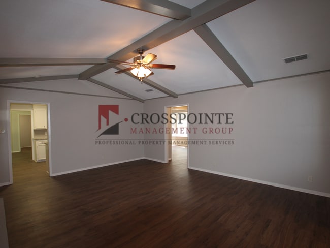 Building Photo - Charming 3 Bedroom in Whitehouse!