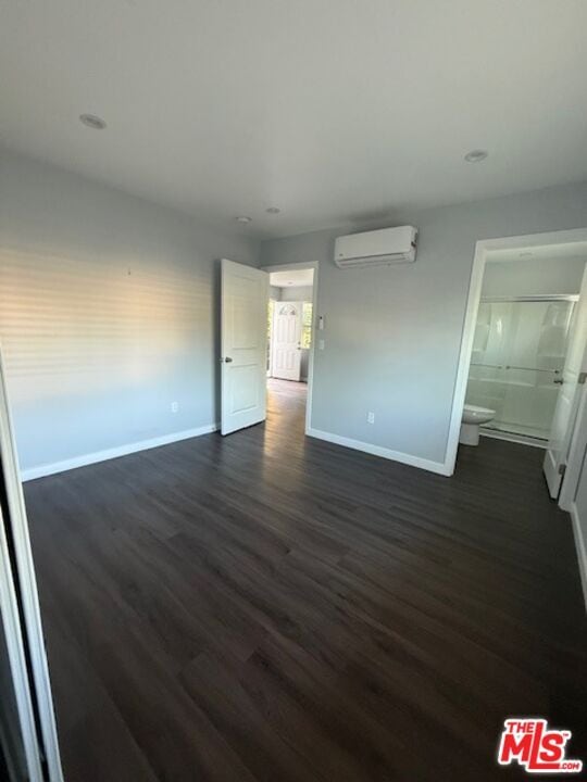 Building Photo - 6211 Anastasia Ave