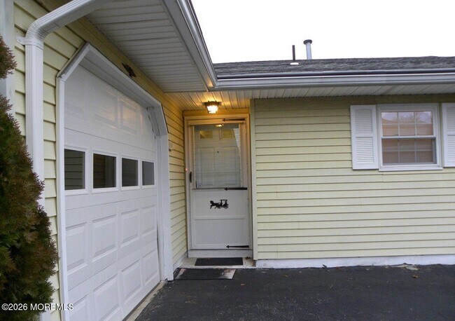 Building Photo - 10 Whitecap Way
