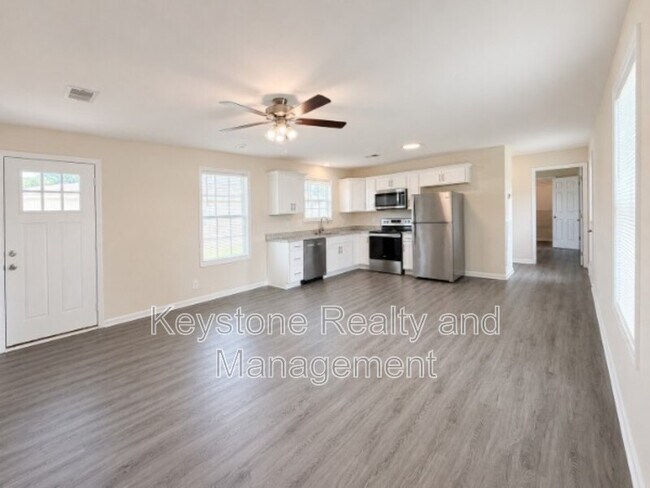 Building Photo - 157 Mace Ln